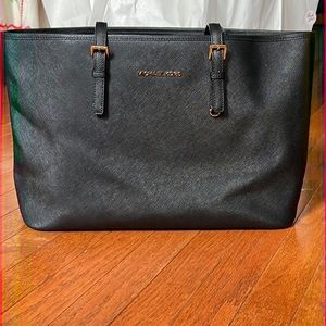 Michael Kors MK Large Saffiano Shoulder Bag